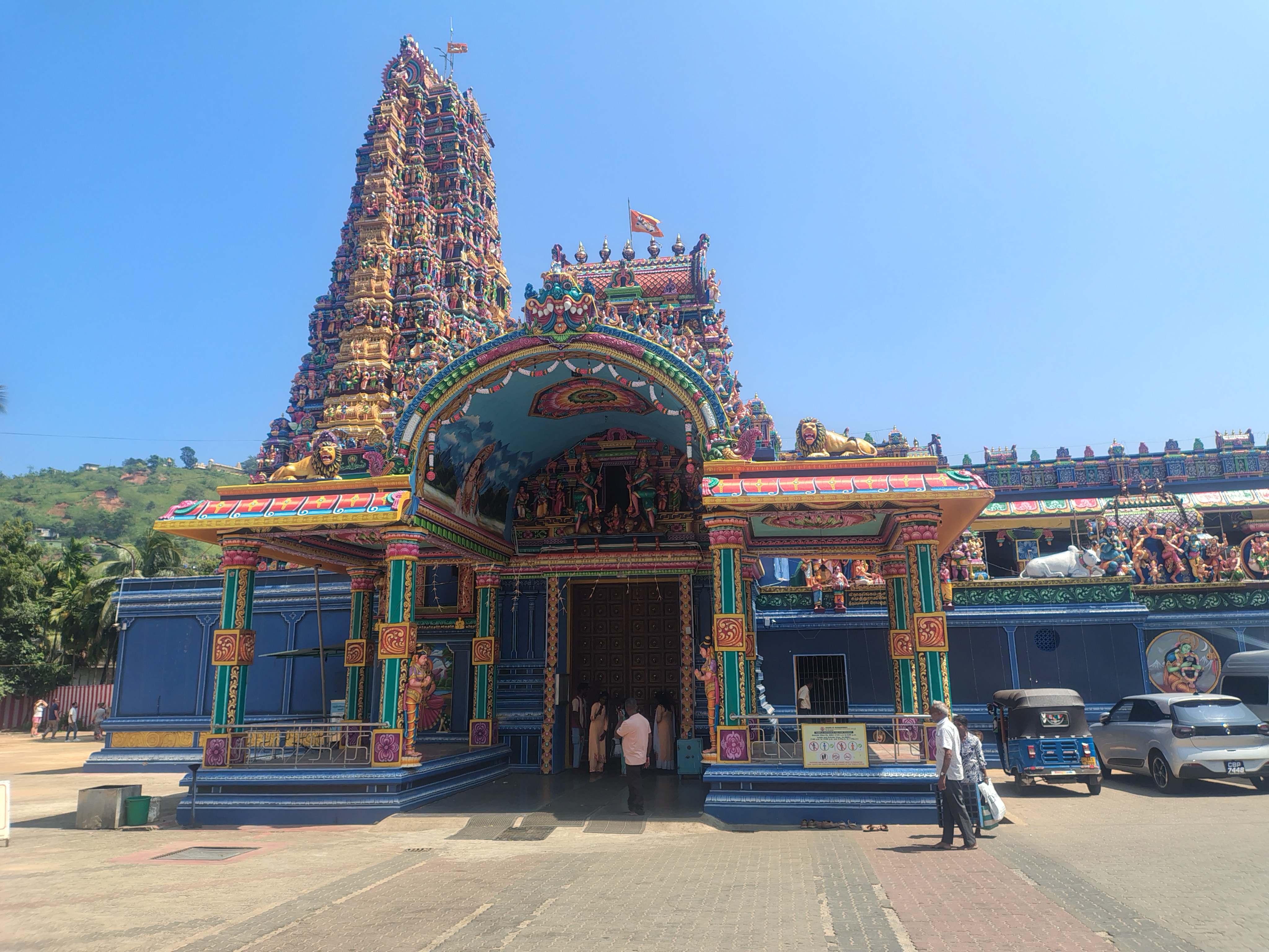 Sri Muthumariamman Temple, Matale, Sri Lanka Sri Muthumariamman Temple, Matale - one of the most colourful attraction in the Dambulla Kandy road.